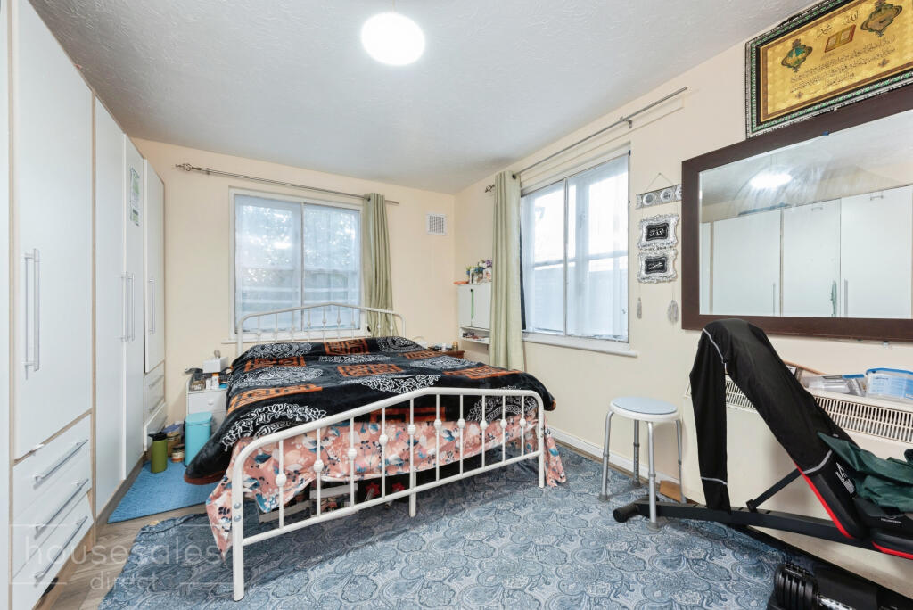 Apartment in Twickenham - View 4