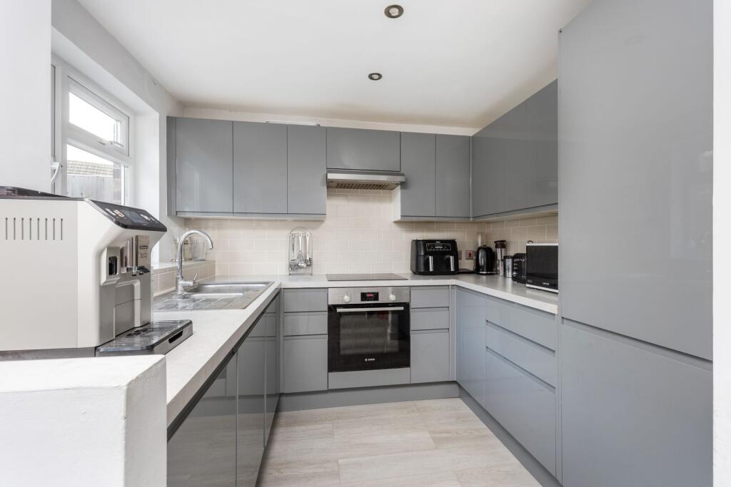 House in Winchester, Hampshire - View 2