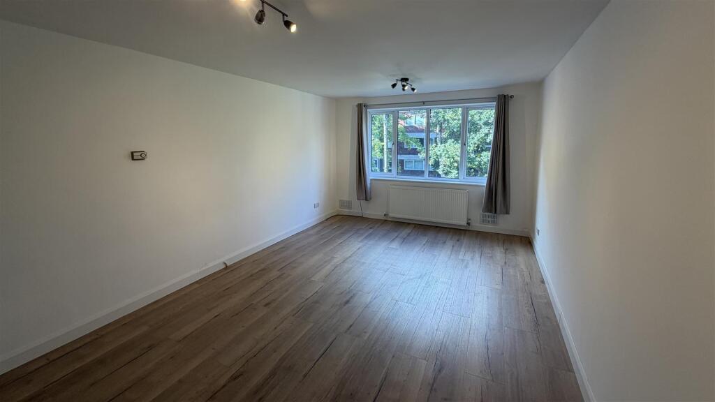 Apartment in Manchester - View 3