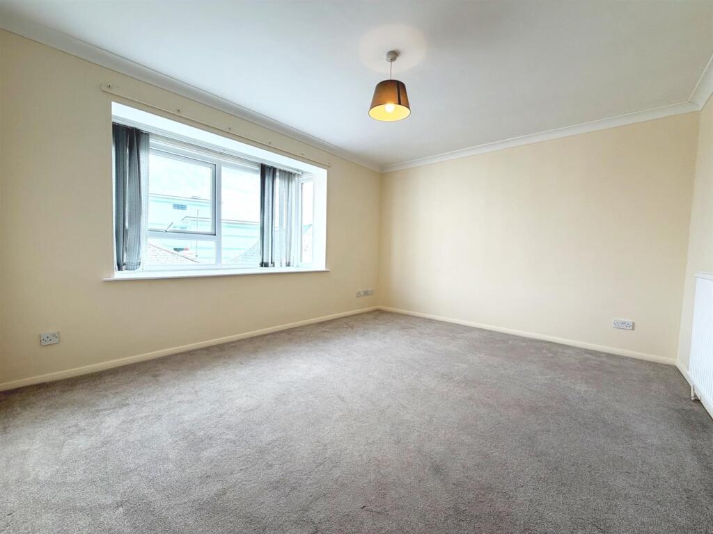 Apartment in Ryde, Oakfield - View 6