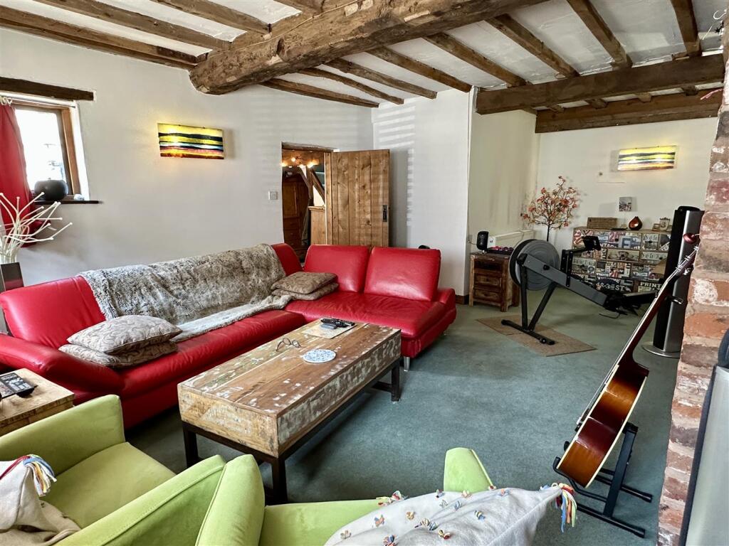 House in Stratford-on-Avon, Oversley Green, Alcester - More