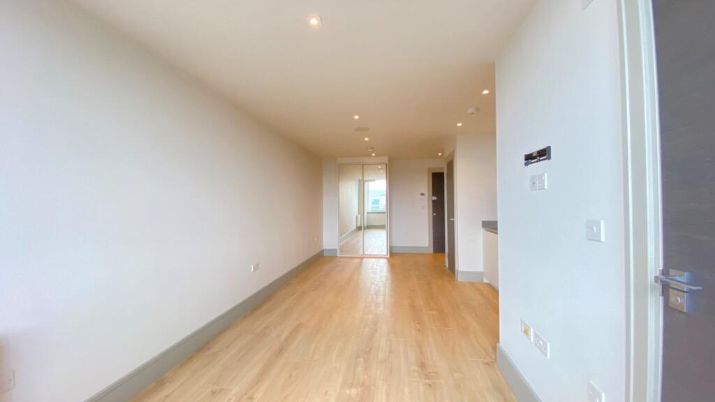 Main image of property: Market Square, Mercantile House, UB8