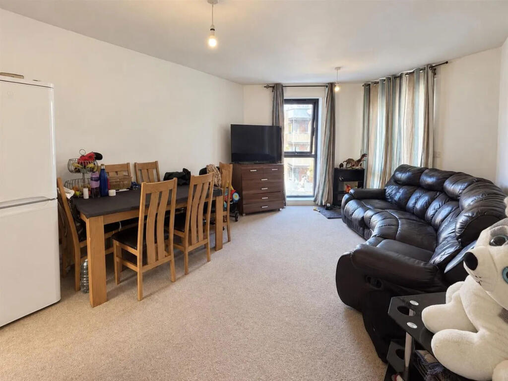 Apartment in Twickenham - View 3
