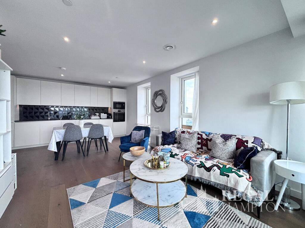 Main image of property: 4 Deacon Street, Elephant Castle, London, SE17