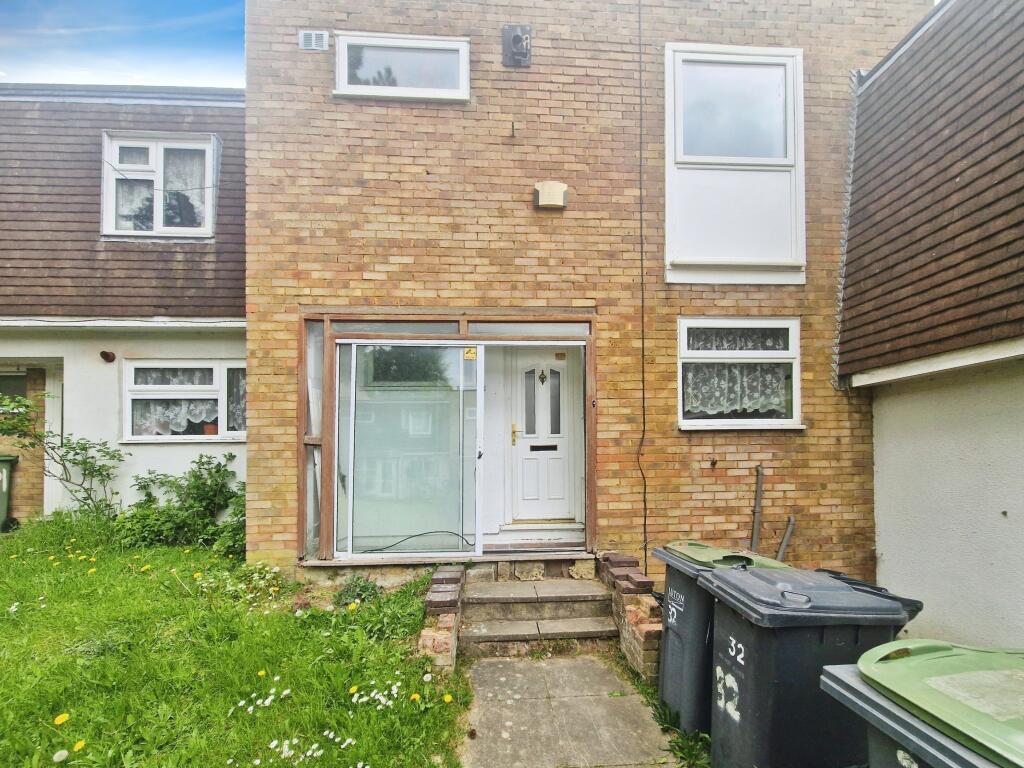 Main image of property: Brussels Way, Luton, LU3