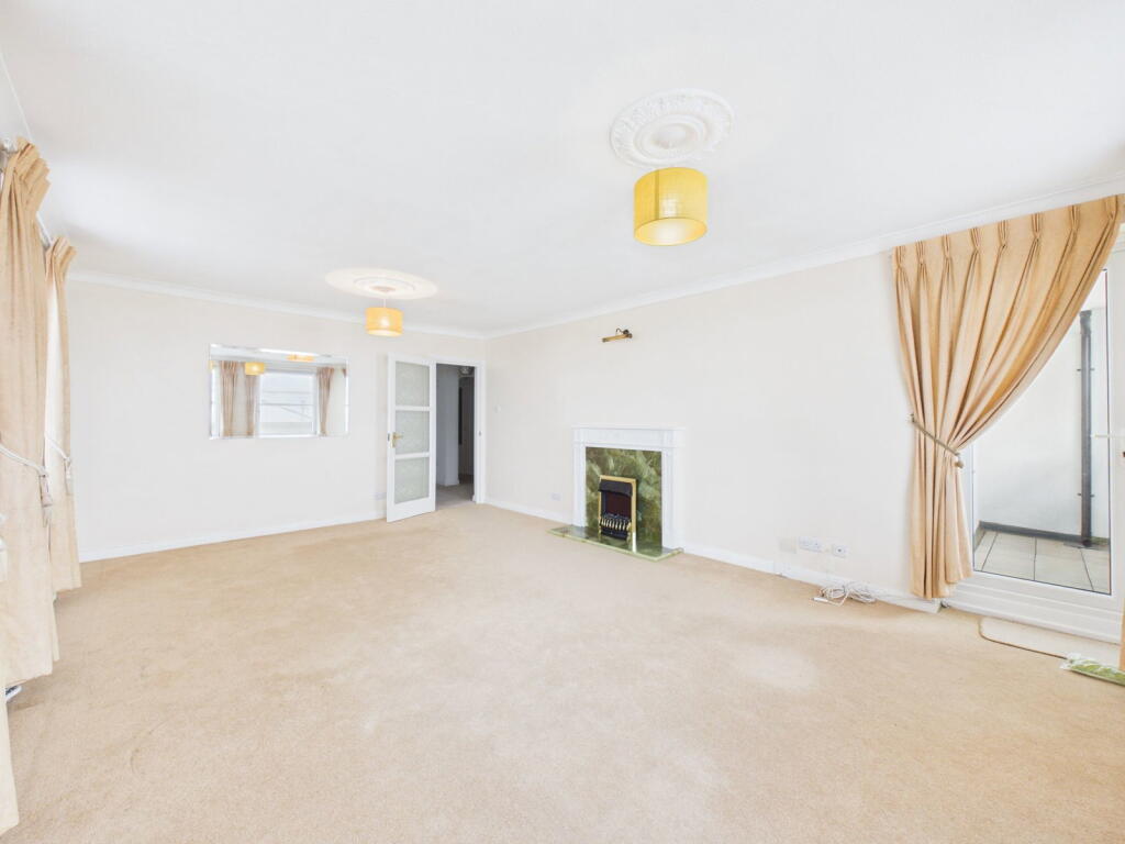 West Parade, Worthing, BN11 3QT photo 4