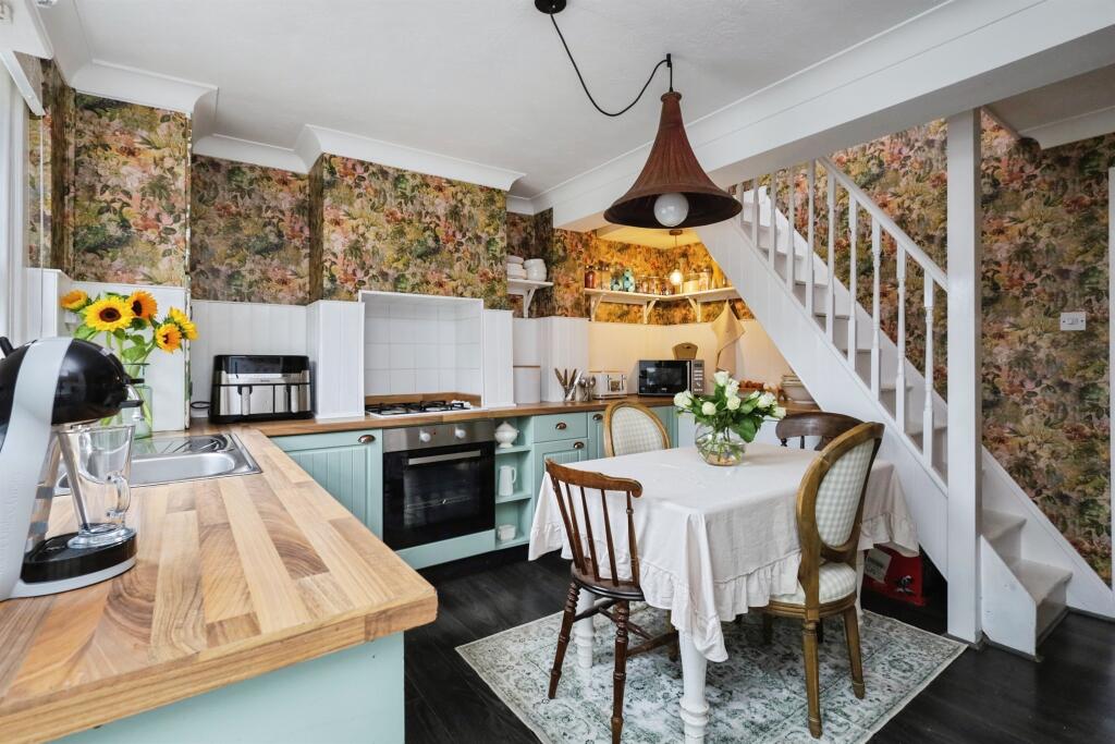 House in Brighton - View 5