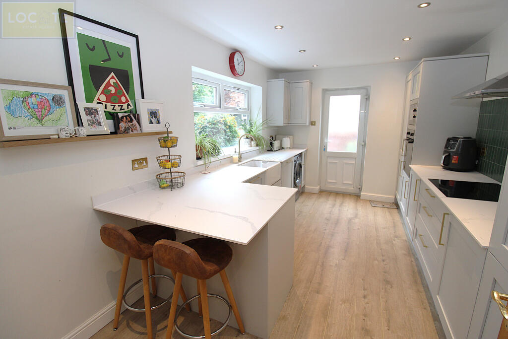 Barton Avenue, Urmston, - Widok 2