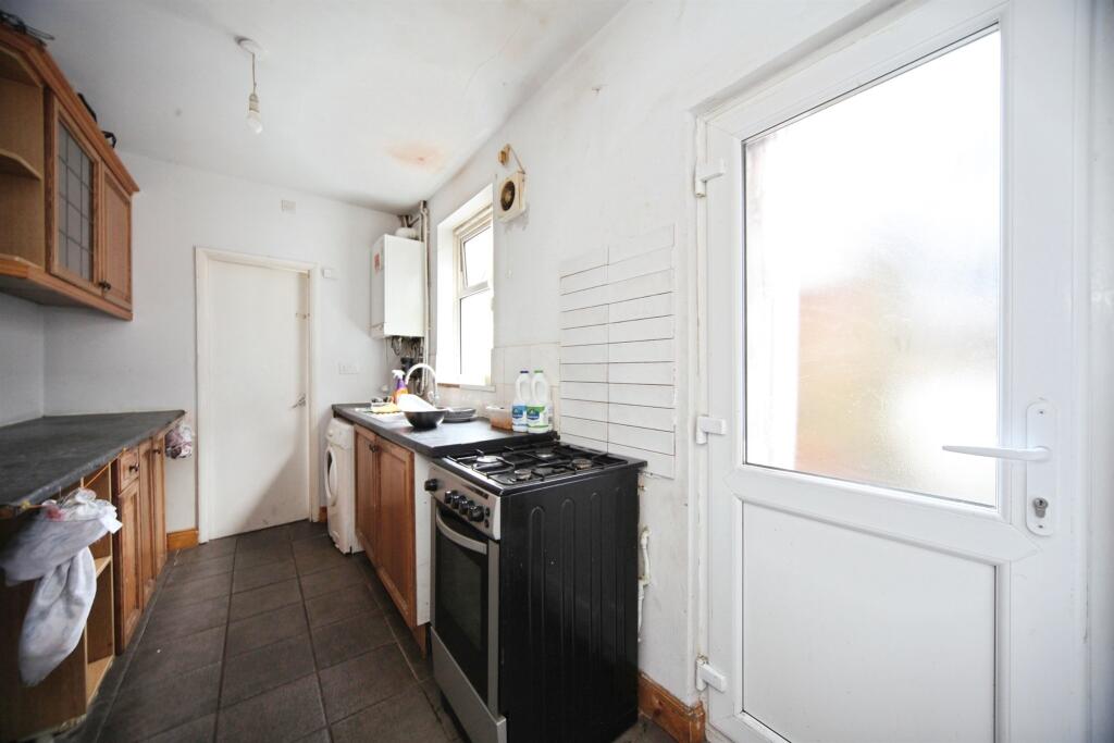House in Luton - View 4