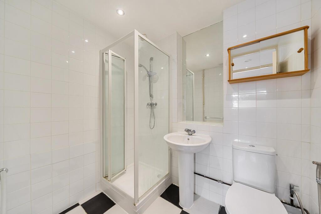 Apartment in London - More