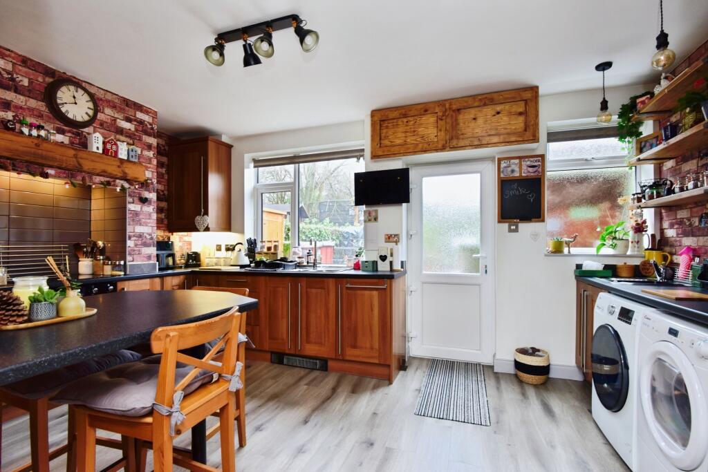 Wolstanton Road, Newcastle, ST5 photo 4