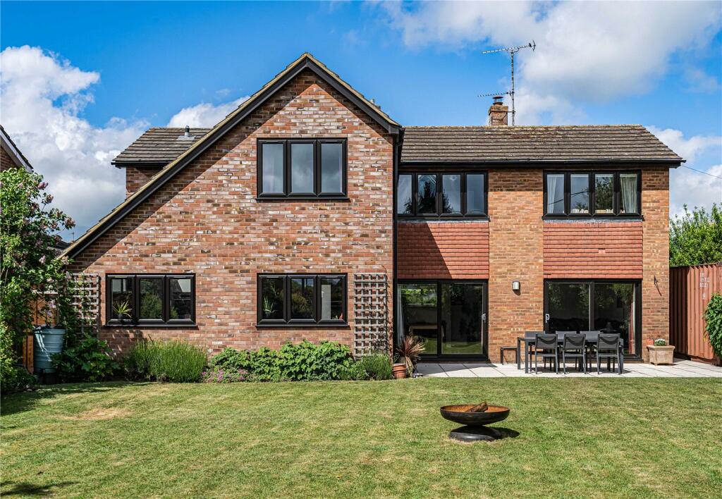Main image of property: Wykeham Way, Haddenham, Buckinghamshire, HP17