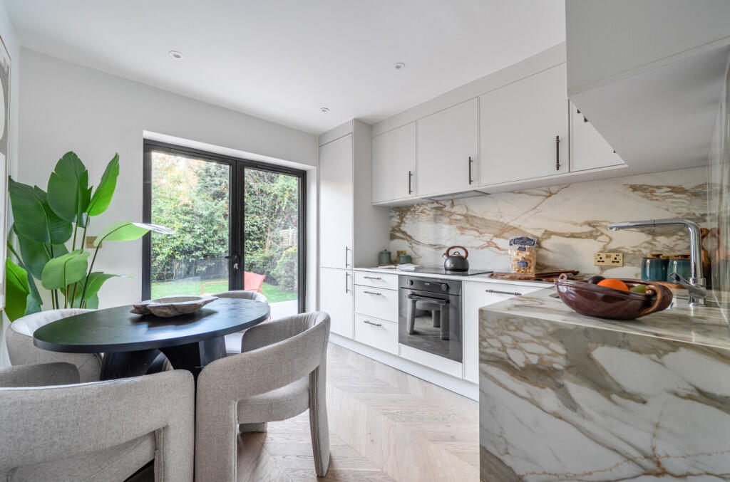 Roderick Road, Hampstead Heath, NW3 photo 3