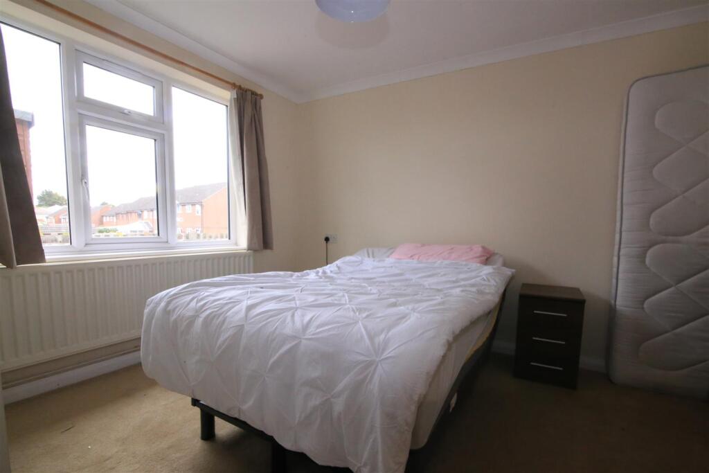 House in Rugby, Warwickshire - View 3