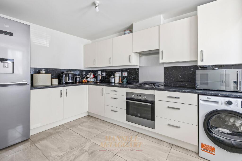 Percivale Close, Crawley, RH11 - View 5