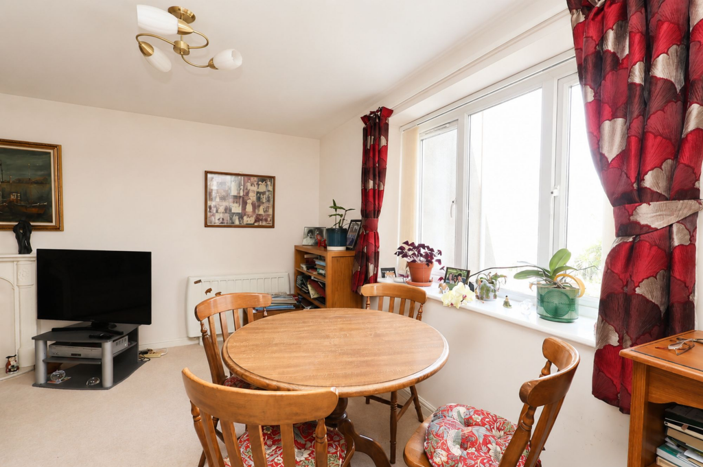Apartment in Truro - View 3