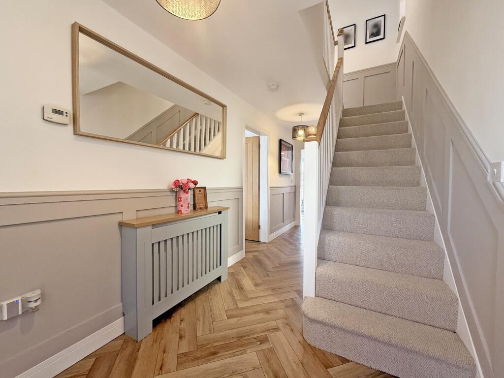House in Cardiff, Tonyrefail - View 5