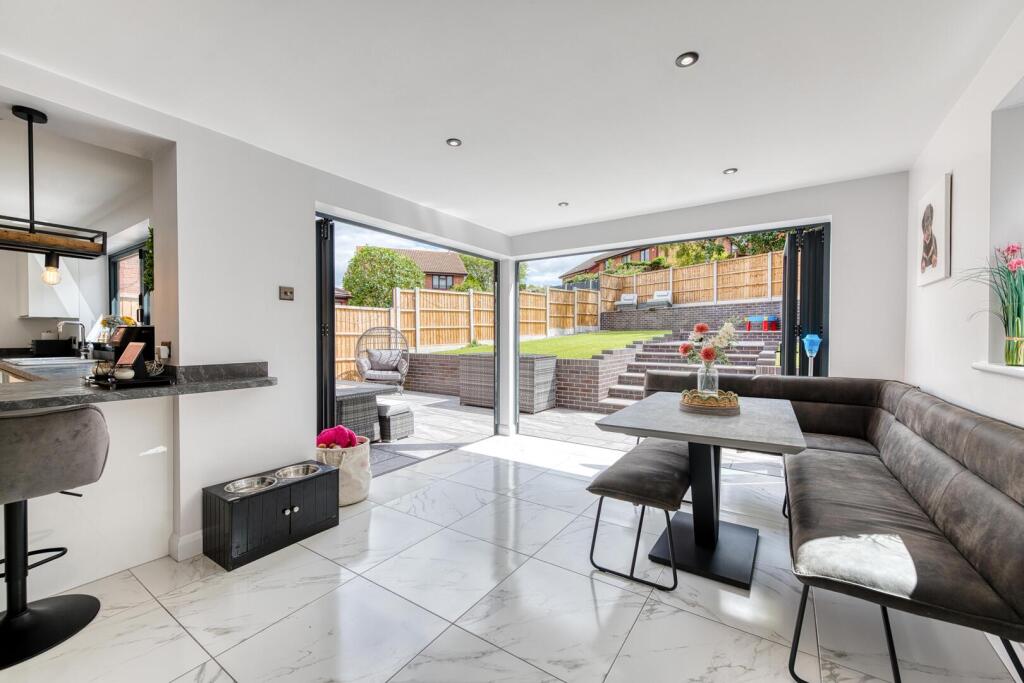 House in Dudley - View 5