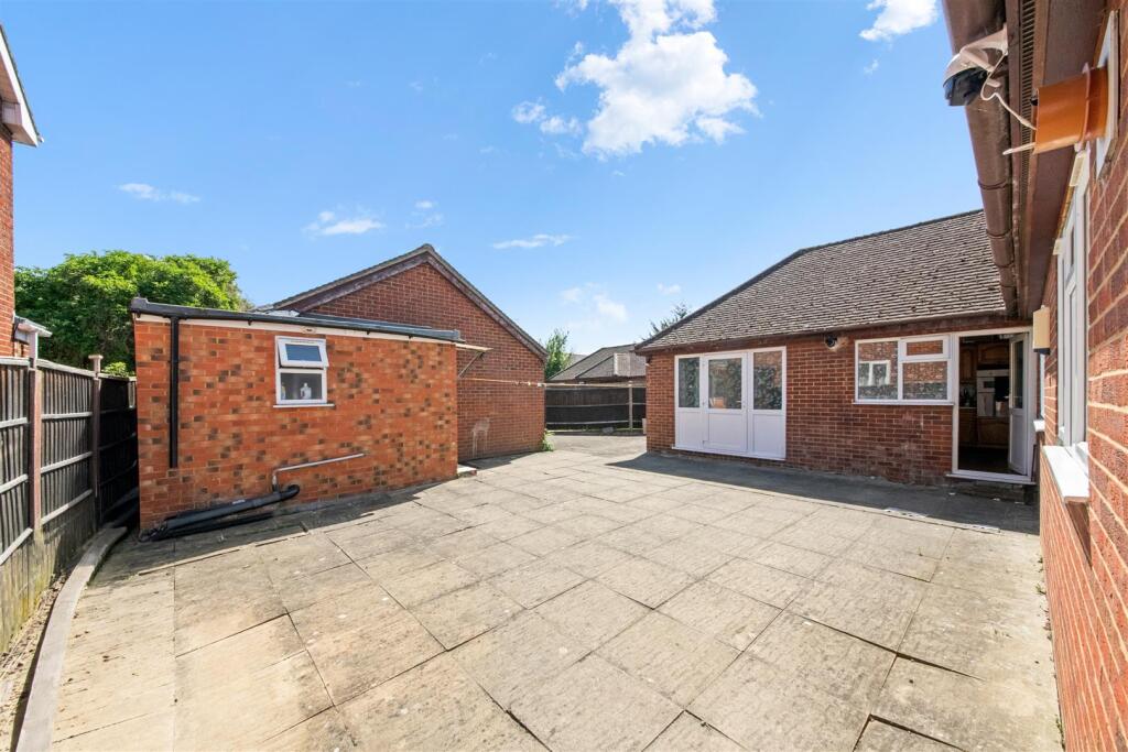 Gilpin Way, Harlington, Hayes photo 4
