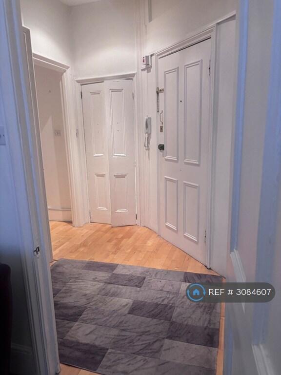 Apartment in London, Earl's Court - View 5