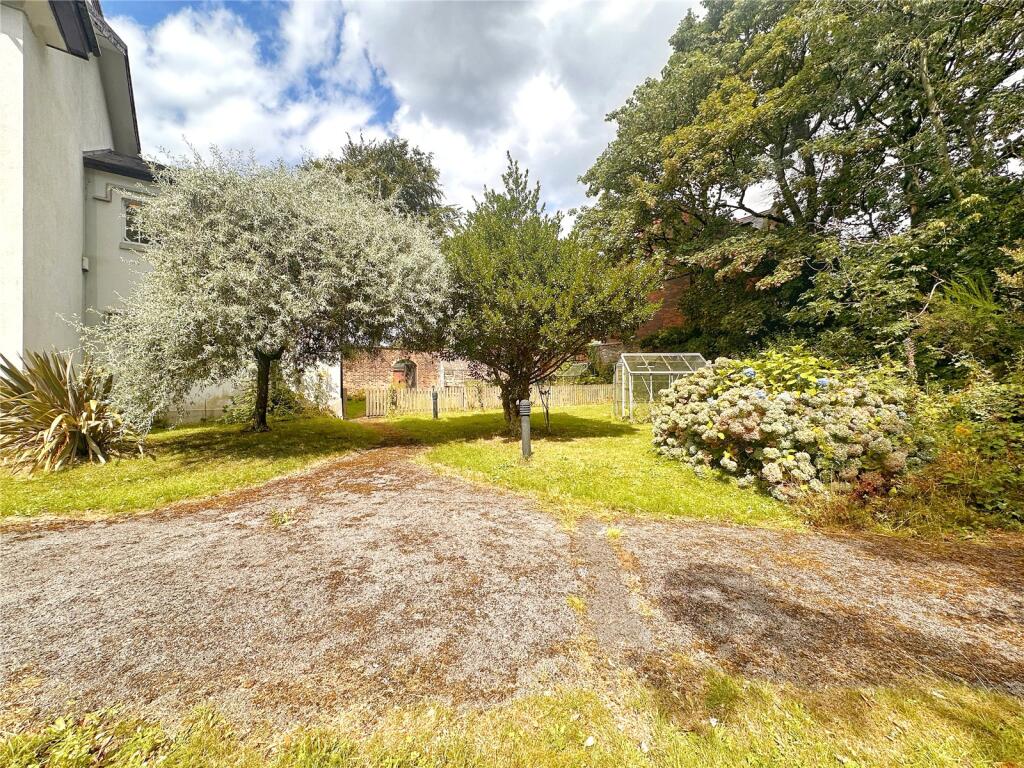 House in Bury, Park Lane - View 4