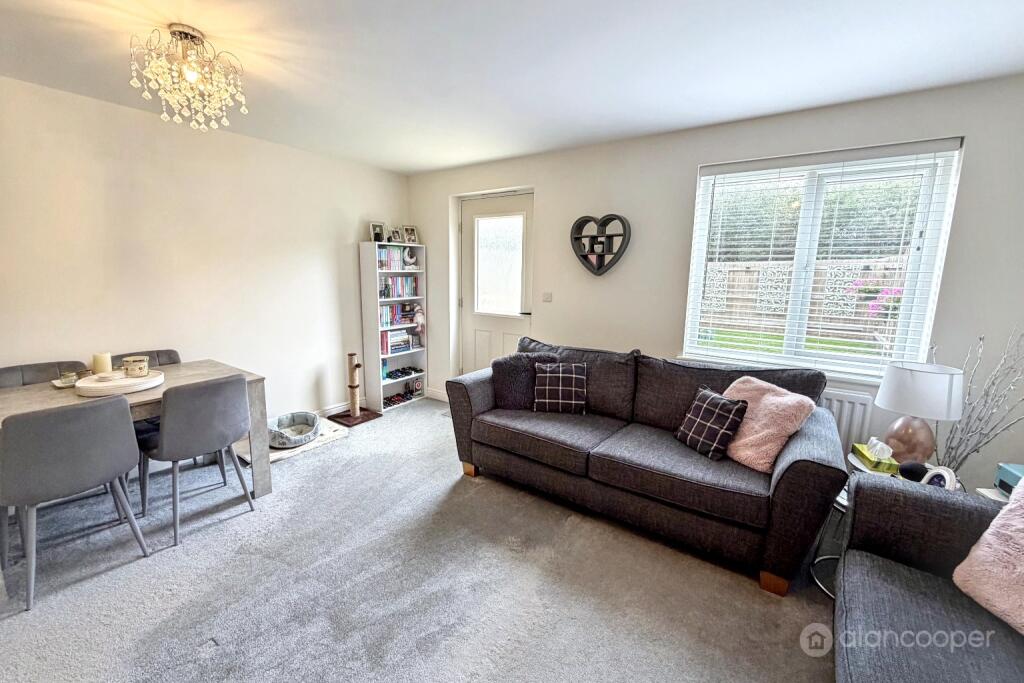 House in Nuneaton and Bedworth, St Nicolas Park - View 4