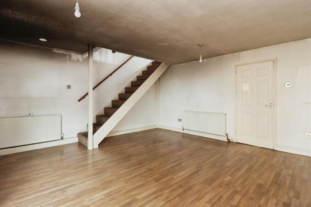 House in Northampton, North Northamptonshire - View 5