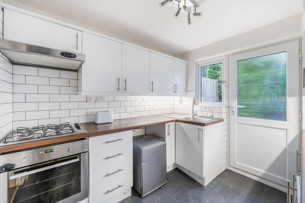 House in Tandridge, Whyteleafe - More