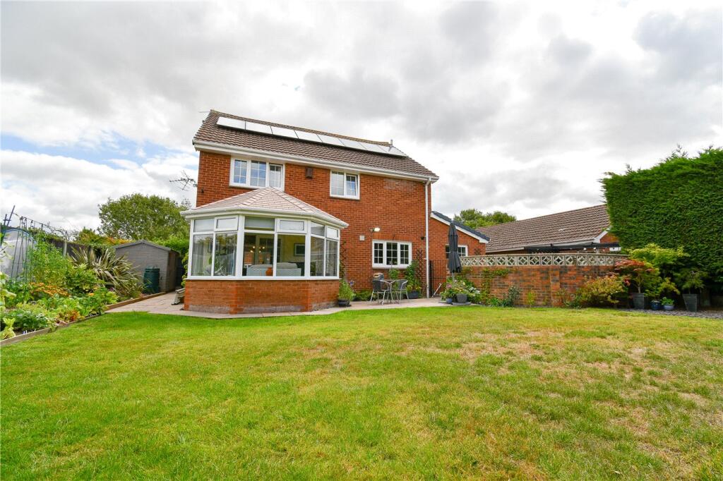 St. Marks Crescent, Great Sutton, Ellesmere Port photo 3