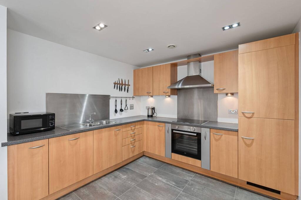 Apartment in Edinburgh - More