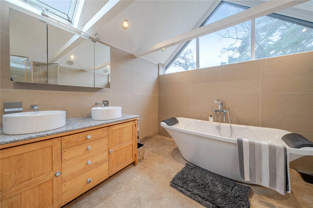 Walkers Ridge, Camberley, Surrey, GU15 photo 4