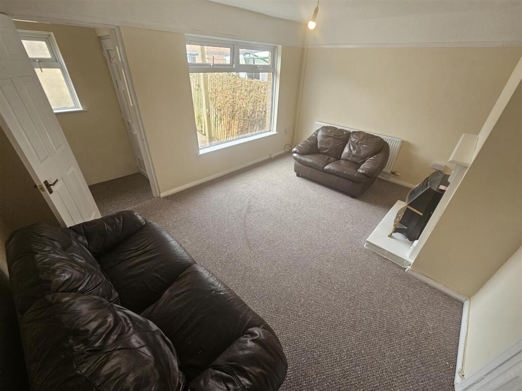 House in Barry, Vale of Glamorgan - More