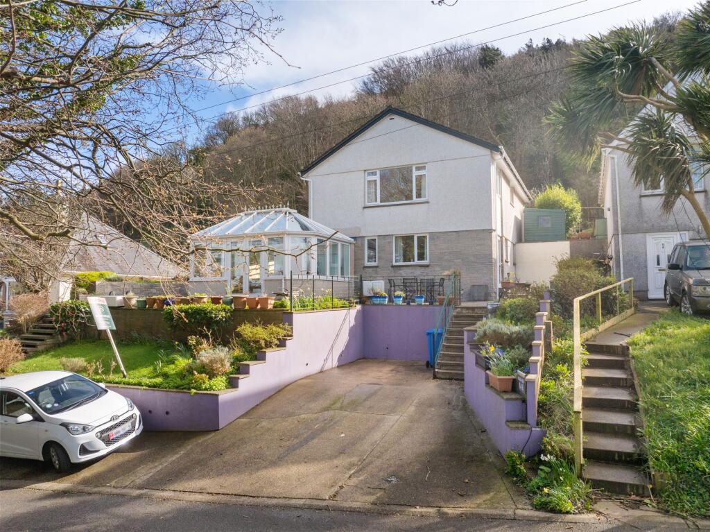 Main image of property: The Crescent, Ramsey, IM8