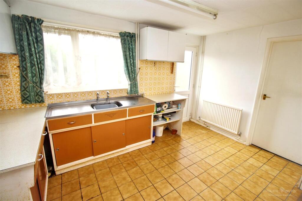 House in Reading, Southcote - View 3