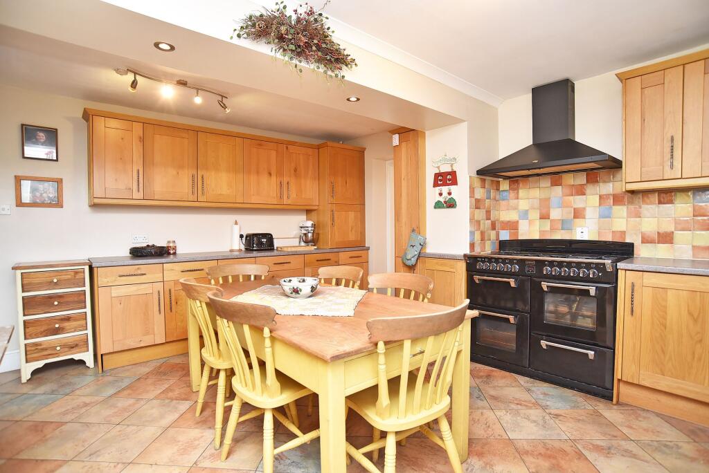 Forest Lane Head, Harrogate, HG2 photo 2