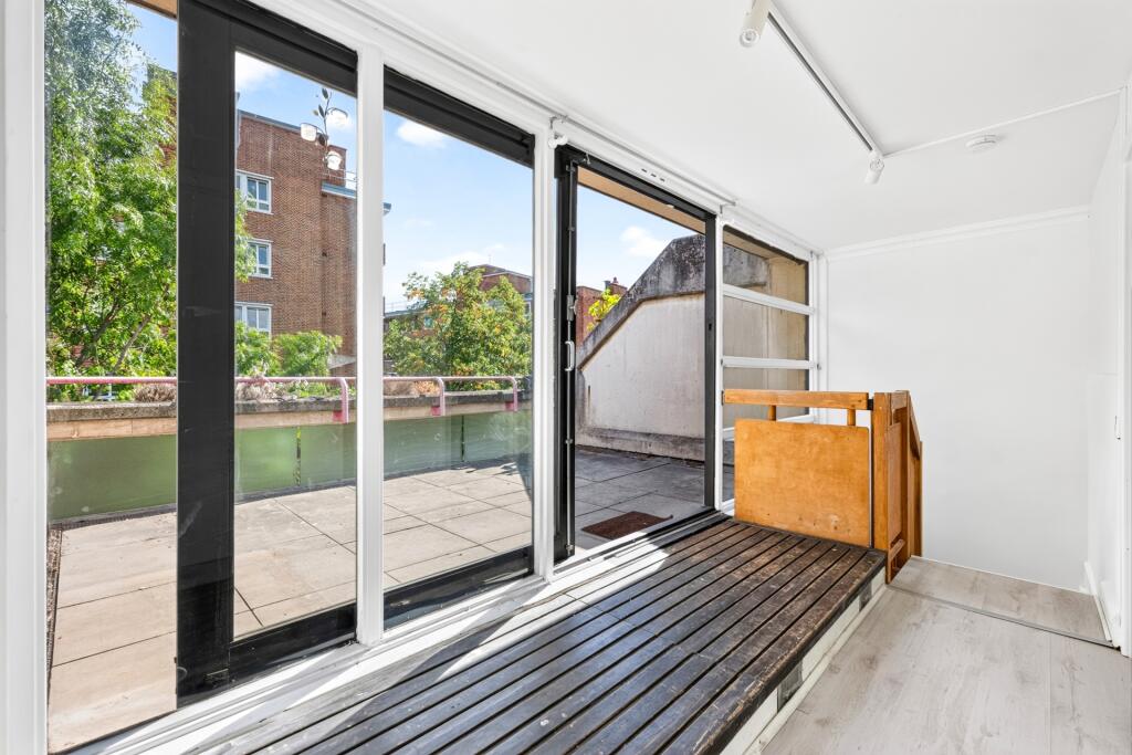 Apartment in London - View 2