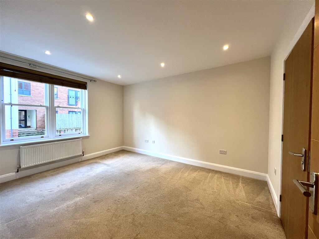 Apartment in Norwich, Lakenham - View 4