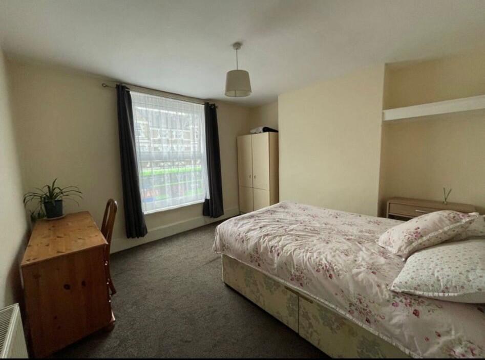 Main image of property: Abingdon Road, Oxford