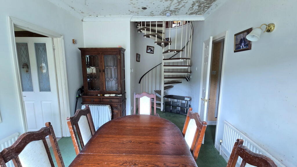 House in Bucklebury, West Berkshire - View 5
