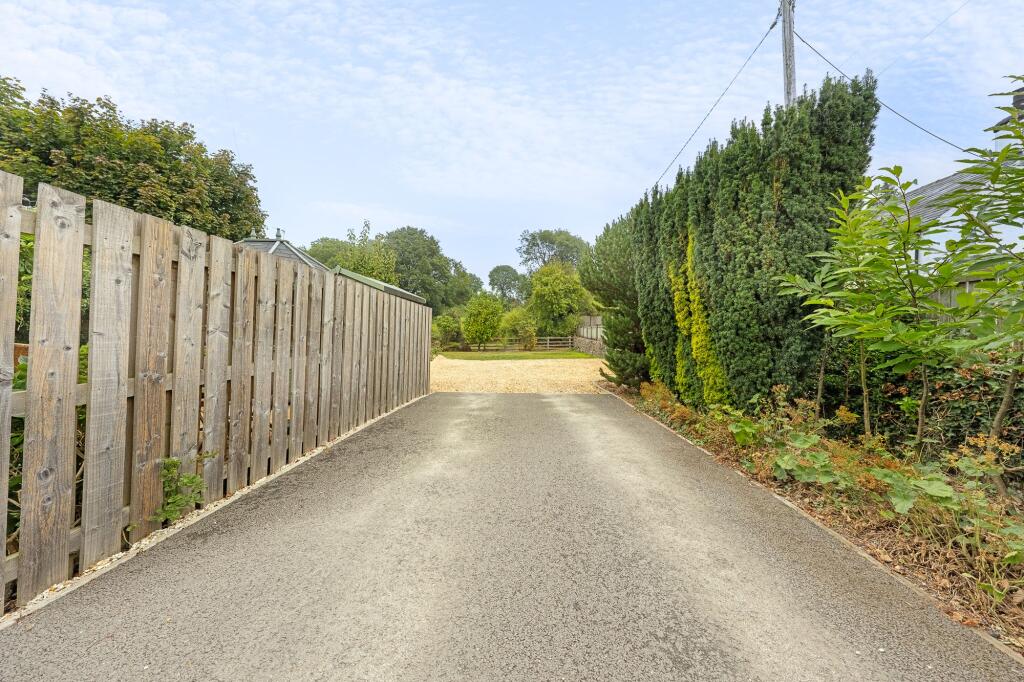 Cilcain Road, Pantymwyn, CH7 photo 3