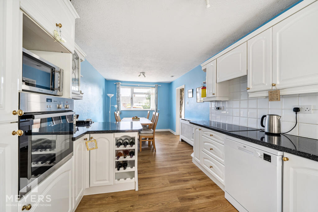 House in West Moors - View 4