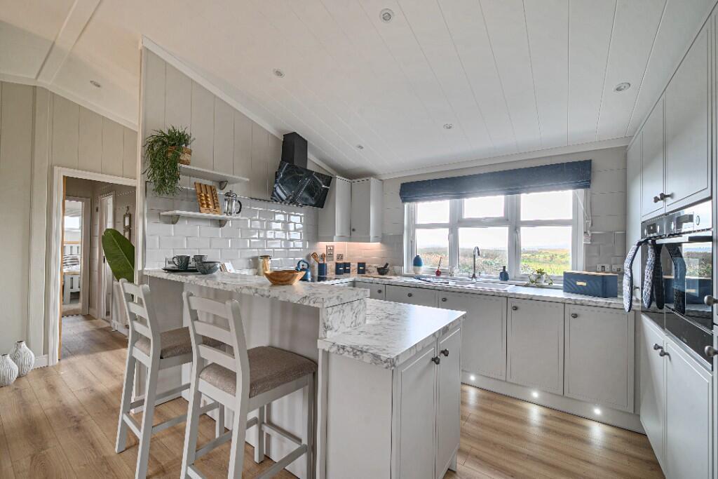 House in Southampton - More