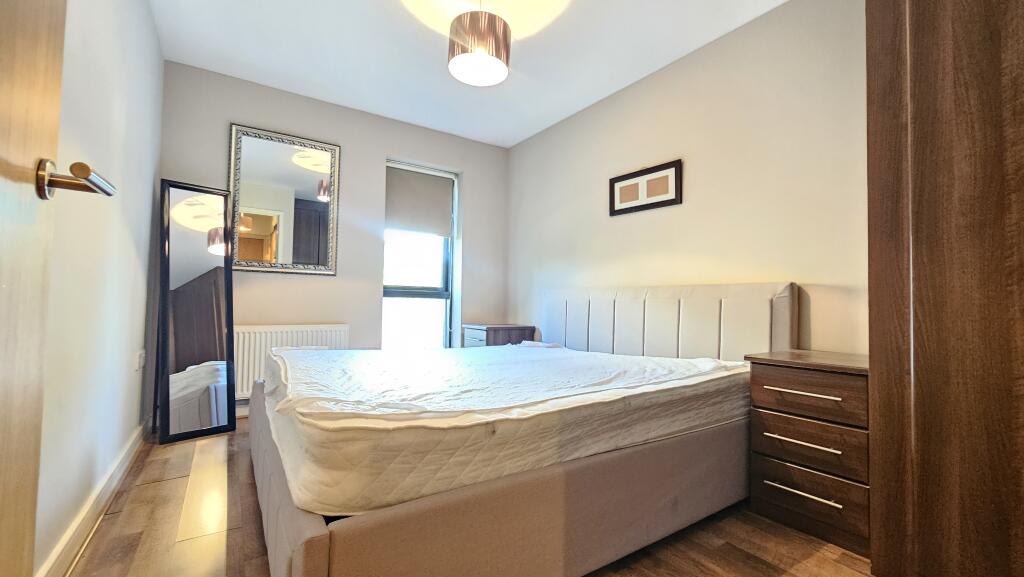 Apartment in Dartford, Stone - More
