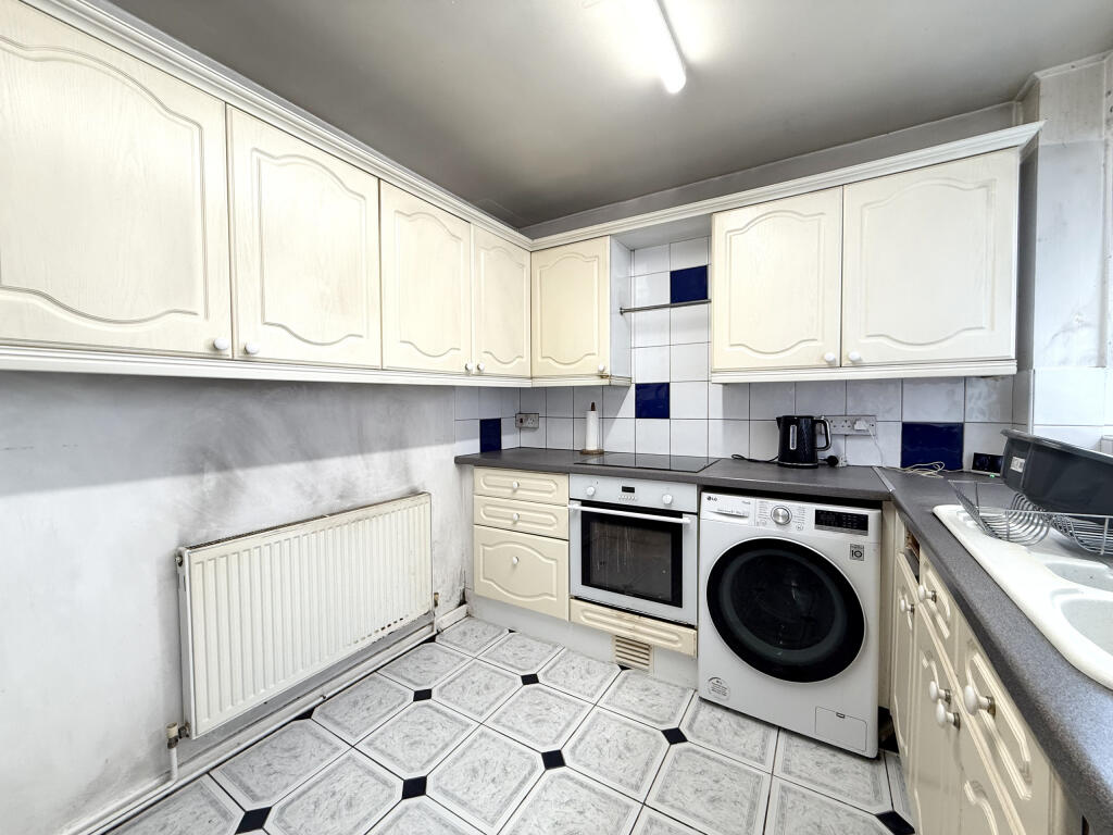House in Cardiff, Hirwaun - View 4