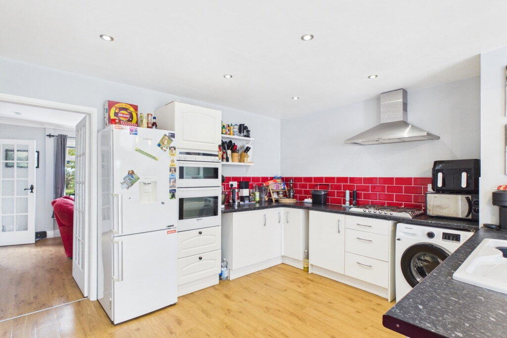 House in Lincoln - View 4
