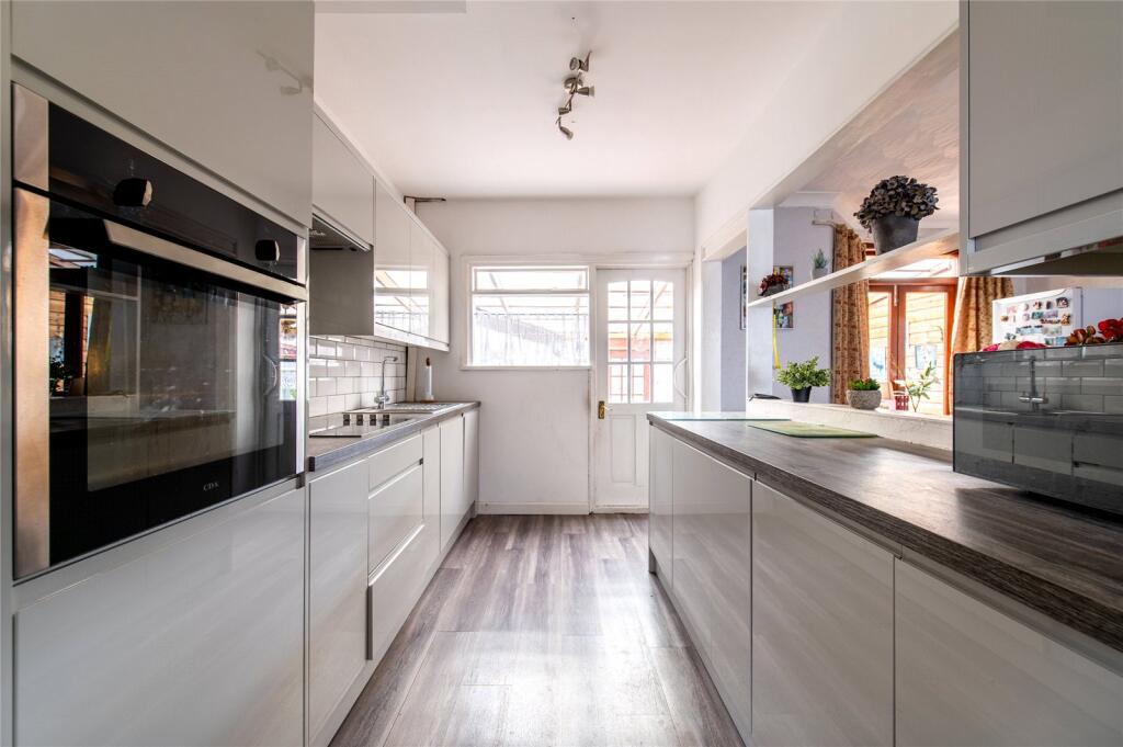 House in Dartford - More