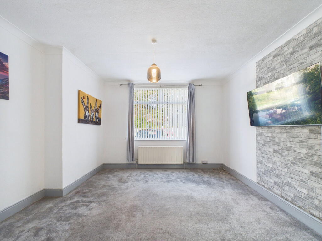 Apartment in Torquay, Torbay - View 2