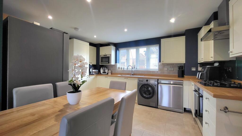 House in Peterborough, Hampton Hargate - View 3