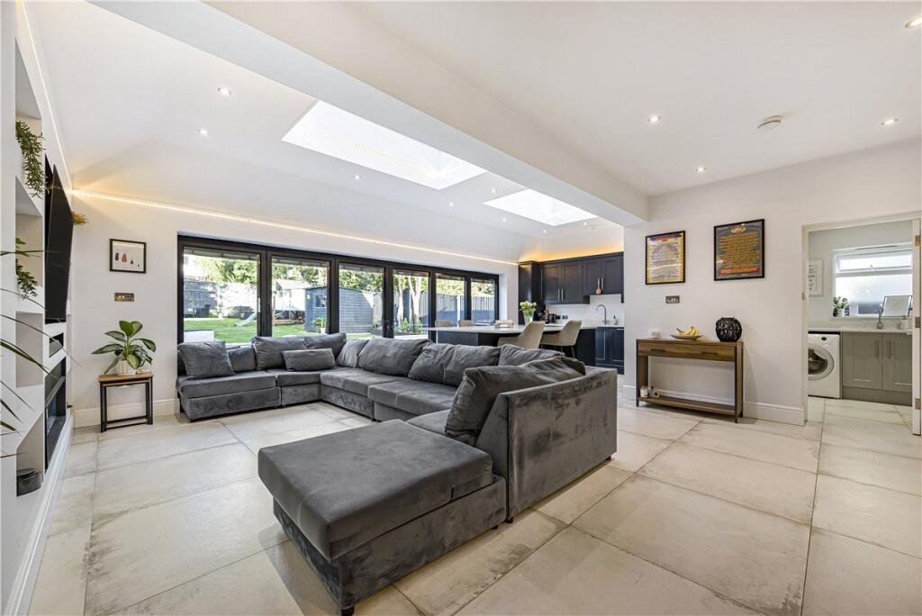 House in Bromley - View 5