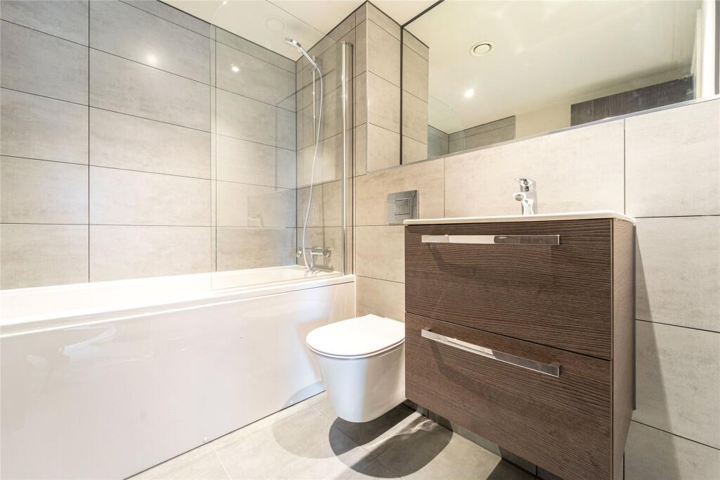 Apartment in Birmingham, West Midlands - View 4